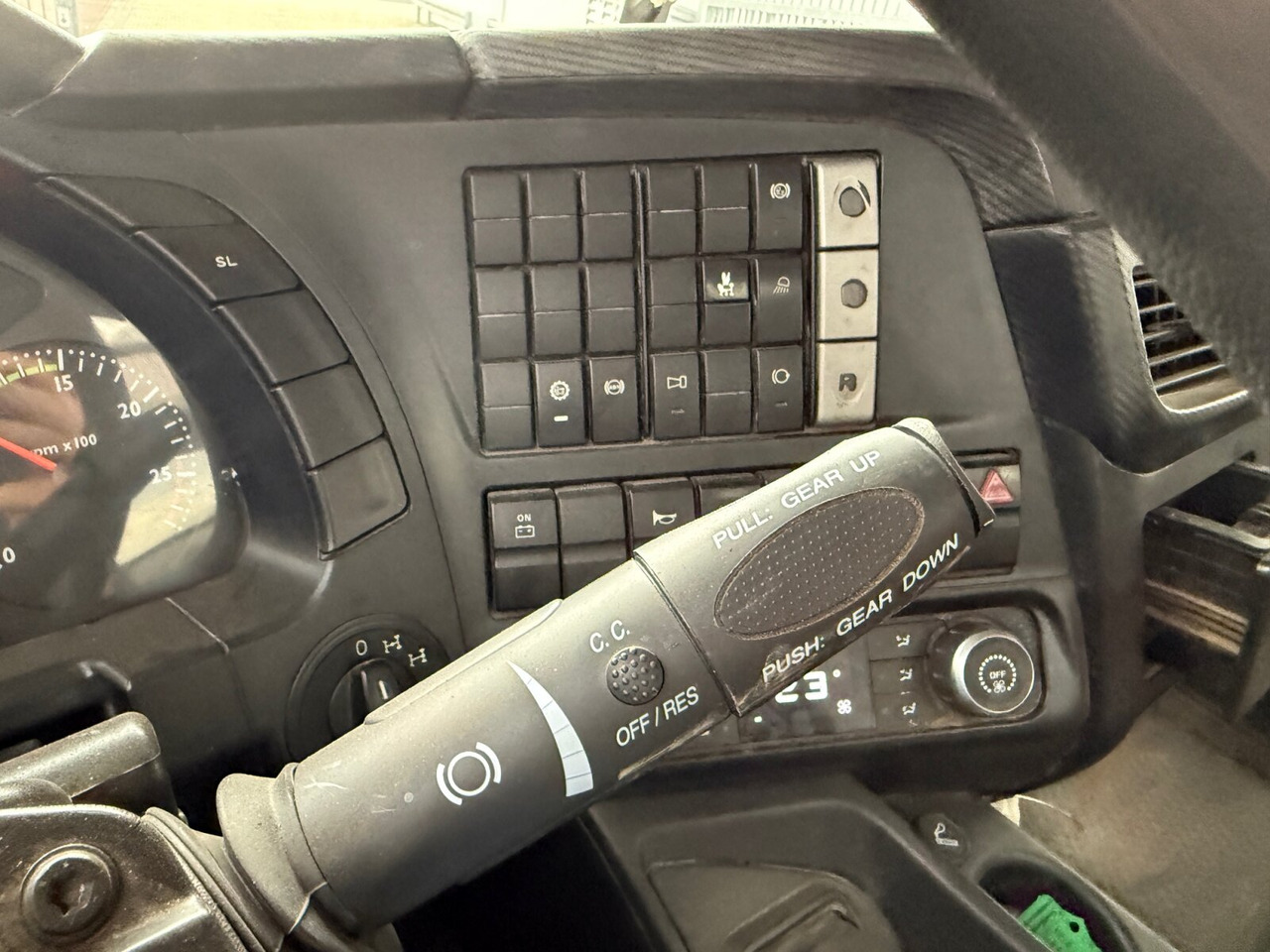 Trakker AD260T45 6x4 Trakker AD260T45 6x4, Bordmatik - Camion benne: photos 4 Trakker AD260T45 6x4 Trakker AD260T45 6x4, Bordmatik - Camion benne: photos 4