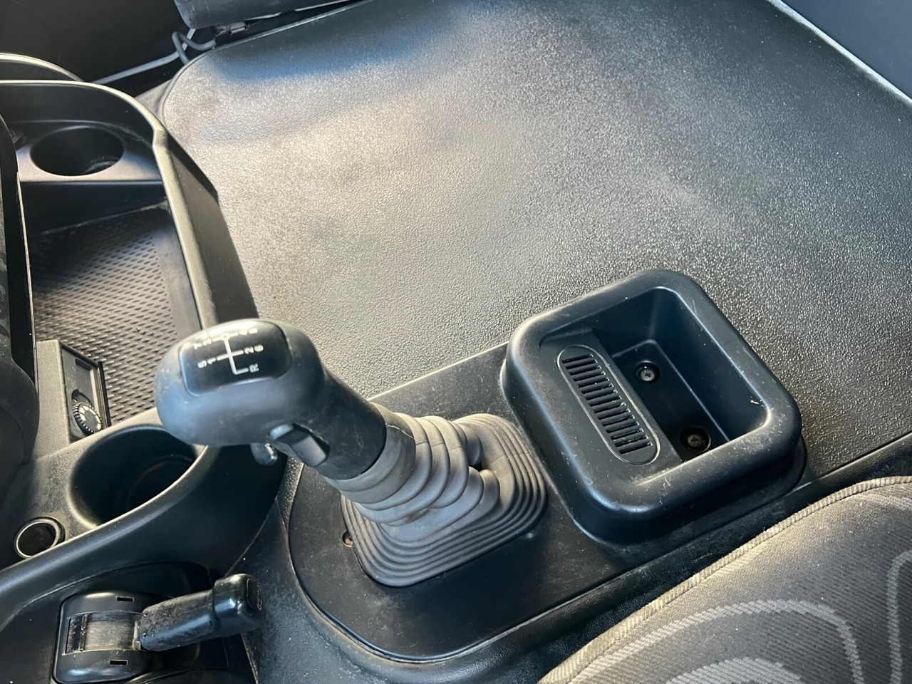 Trakker AD410T50 8x4 Trakker AD410T50 8x4, Stahlmulde ca. 16m³, hydr. Heckklappe - Camion benne: photos 5 Trakker AD410T50 8x4 Trakker AD410T50 8x4, Stahlmulde ca. 16m³, hydr. Heckklappe - Camion benne: photos 5