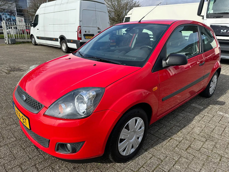 Ford Fiesta TDCi 1.4 + AIRCO + CARPLAY + REAR CAMERA + 194.511 KM - Voiture à hayon: photos 1 Ford Fiesta TDCi 1.4 + AIRCO + CARPLAY + REAR CAMERA + 194.511 KM - Voiture à hayon: photos 1