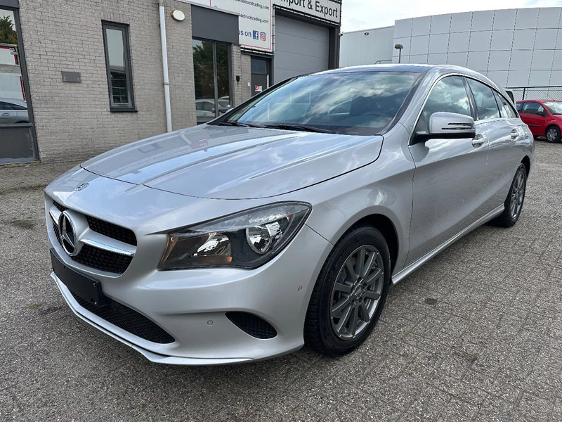 Mercedes-Benz CLA-Klasse 200 D - SHOOTING BRAKE + STANDKLIMA + NAVI - Voiture: photos 1 Mercedes-Benz CLA-Klasse 200 D - SHOOTING BRAKE + STANDKLIMA + NAVI - Voiture: photos 1