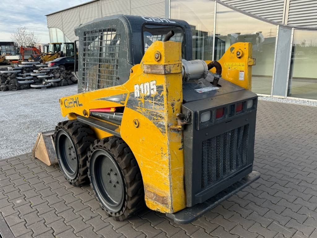 Gehl R 105 - Mini chargeuse: photos 3 Gehl R 105 - Mini chargeuse: photos 3