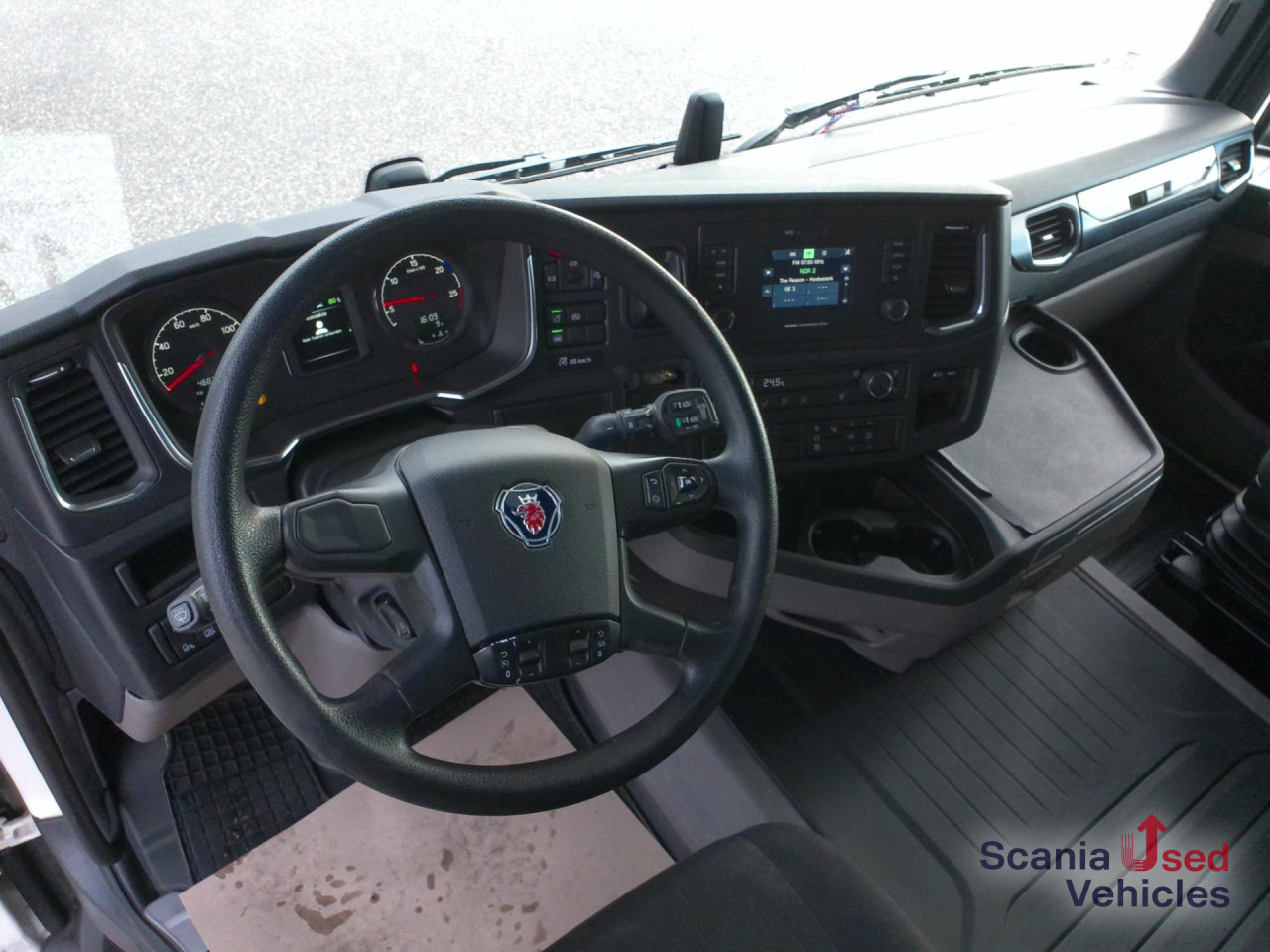 SCANIA R 410 A4x2NA 2 Tanks Standklima ALU Top!!! - Tracteur routier: photos 2 SCANIA R 410 A4x2NA 2 Tanks Standklima ALU Top!!! - Tracteur routier: photos 2