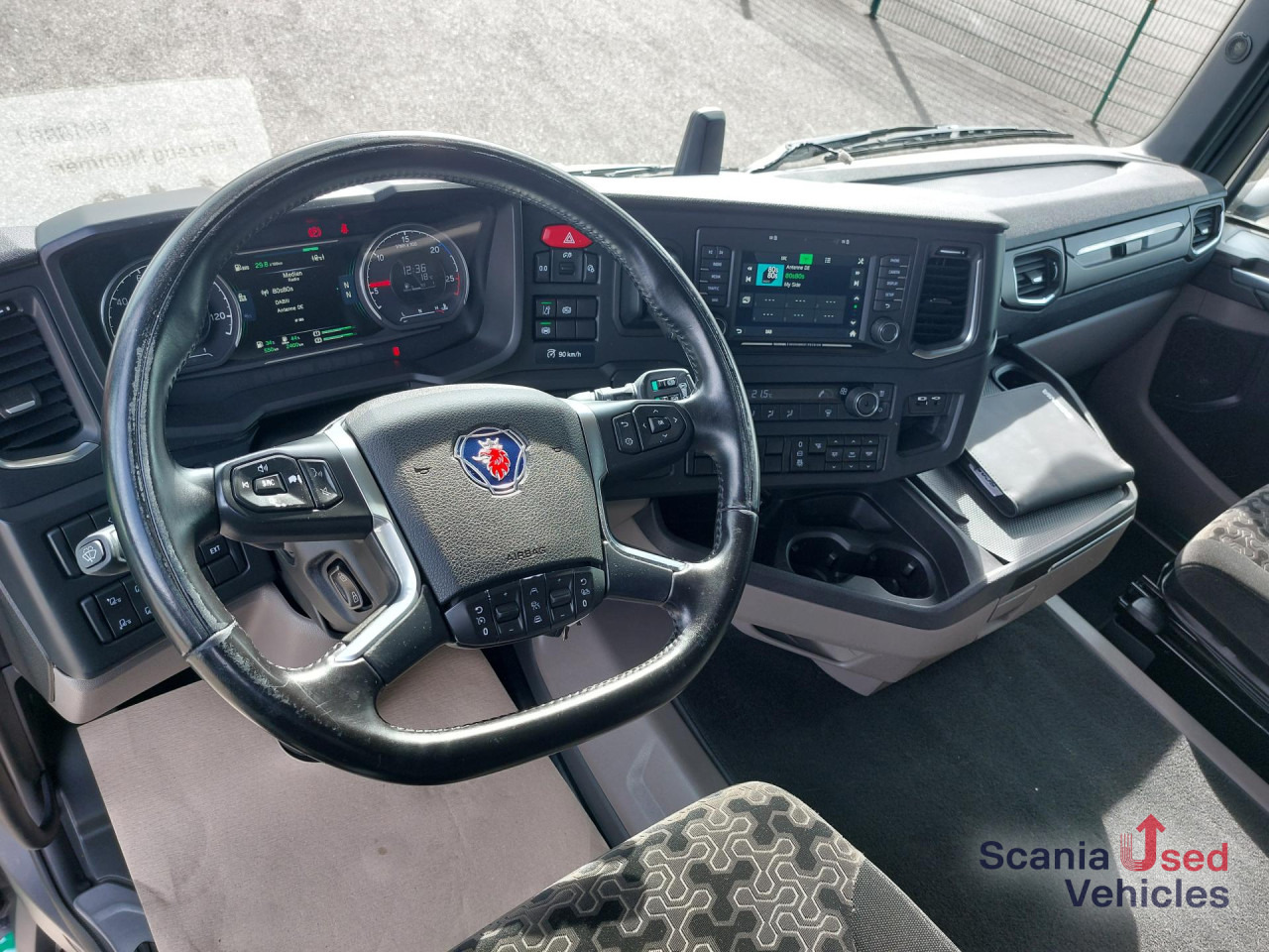 SCANIA R 450 A4x2EB - Tracteur routier: photos 2 SCANIA R 450 A4x2EB - Tracteur routier: photos 2