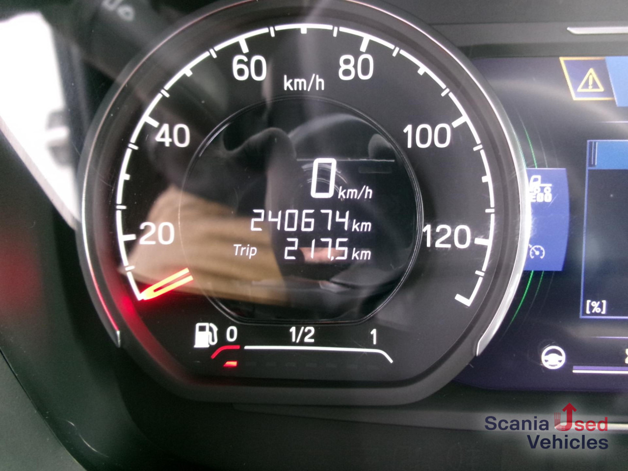 SCANIA R 460 A4x2NA SUPER NAVI Standklima DAB - Tracteur routier: photos 3 SCANIA R 460 A4x2NA SUPER NAVI Standklima DAB - Tracteur routier: photos 3