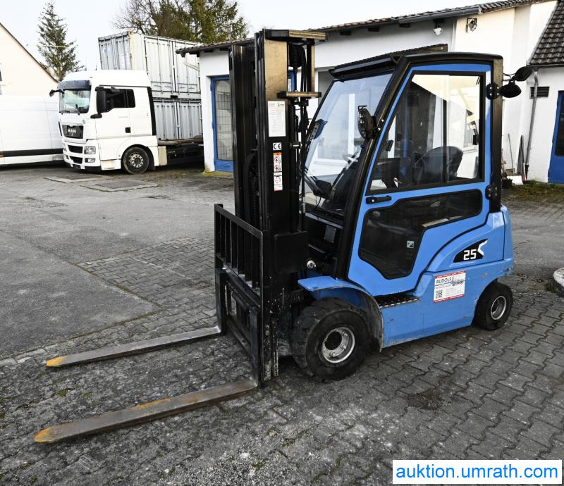 Elektrostapler Gabelstapler Hangcha CPD 25 XD4 - S126 Lithium Ionen Akku Kabine Vollfreihub Triplexmast mit Seitenschieber - Chariot élévateur électrique: photos 4 Elektrostapler Gabelstapler Hangcha CPD 25 XD4 - S126 Lithium Ionen Akku Kabine Vollfreihub Triplexmast mit Seitenschieber - Chariot élévateur électrique: photos 4