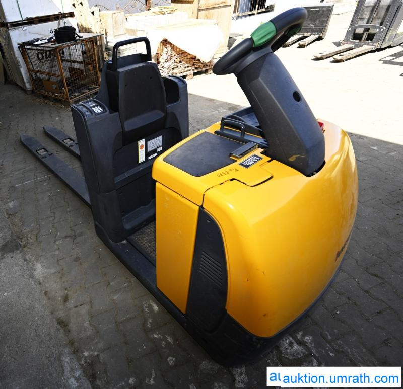 Kommissionierer Jungheinrich ECE 225 mit 72 Betriebsstunden Hubwagen Ameise Elektrohubwagen - Préparateur de commandes: photos 1 Kommissionierer Jungheinrich ECE 225 mit 72 Betriebsstunden Hubwagen Ameise Elektrohubwagen - Préparateur de commandes: photos 1