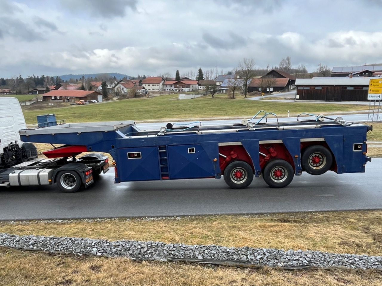 Langendorf SBT 27/32 Innenlader für Betonfertigteile Langendorf SBT 27/32 Innenlader für Betonfertigteile - Semi-remorque: photos 1 Langendorf SBT 27/32 Innenlader für Betonfertigteile Langendorf SBT 27/32 Innenlader für Betonfertigteile - Semi-remorque: photos 1