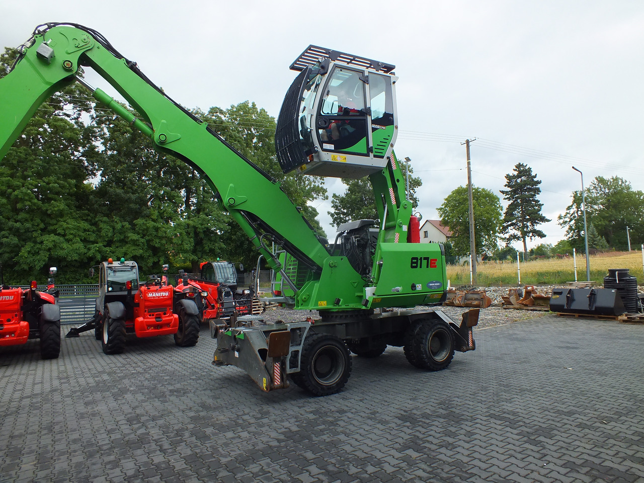 Pelle de manutention pour Engins de chantier neuf SENNEBOGEN 817E: photos 16