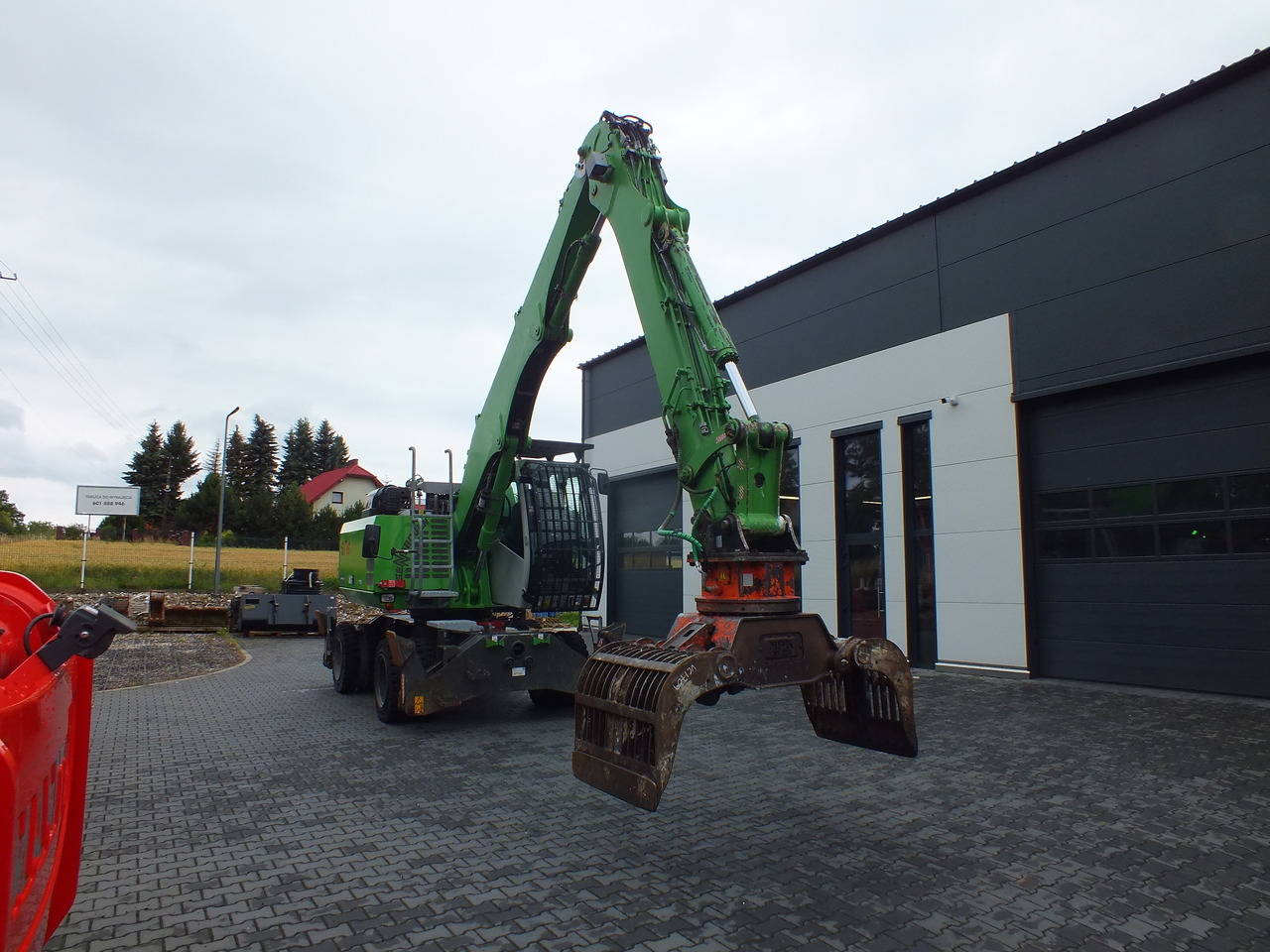 Pelle de manutention pour Engins de chantier neuf SENNEBOGEN 817E: photos 8
