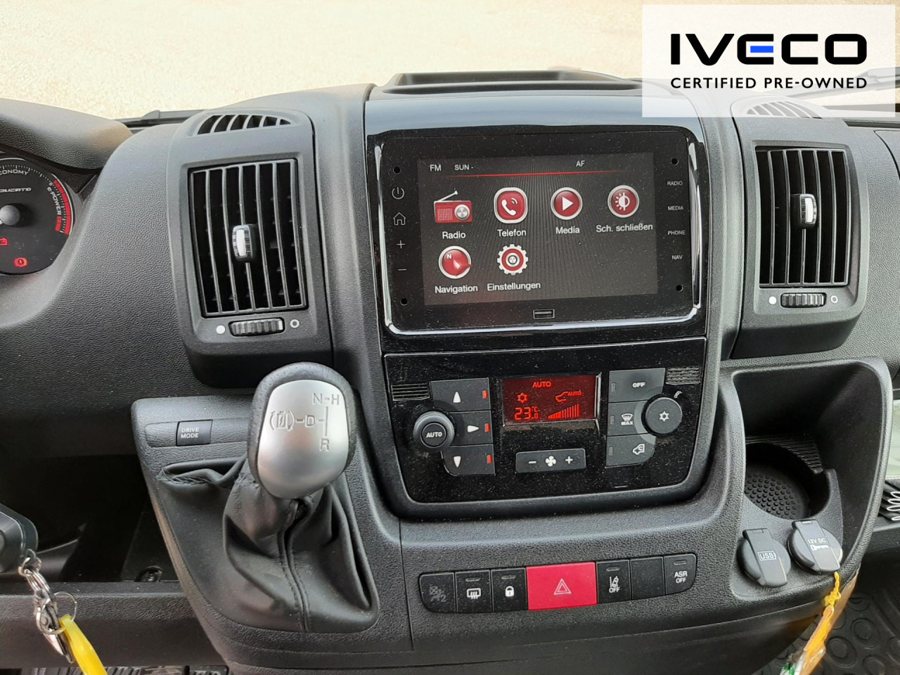 FIAT e-Ducato L2H2 teilverglast (47-kWh) - Fourgon utilitaire, Utilitaire électrique: photos 5 FIAT e-Ducato L2H2 teilverglast (47-kWh) - Fourgon utilitaire, Utilitaire électrique: photos 5