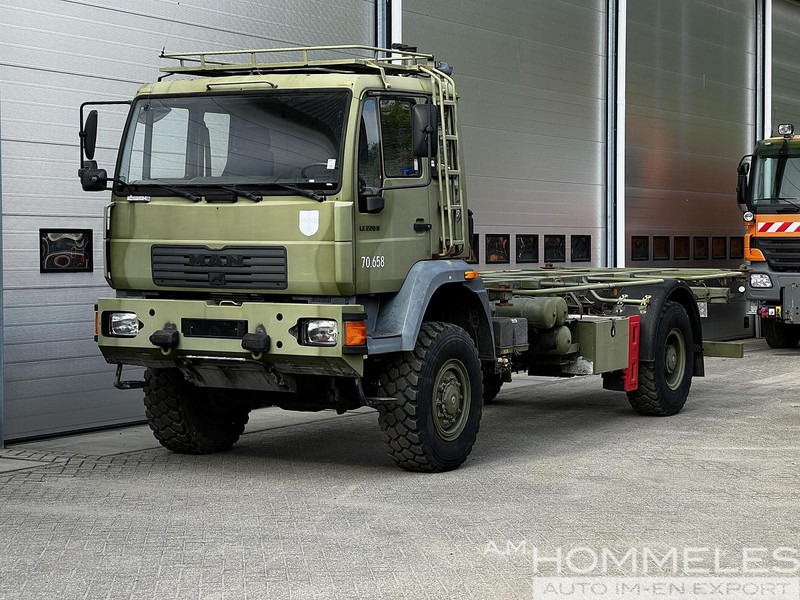 Camion MAN 18.225 LAC 4x4: photos 6