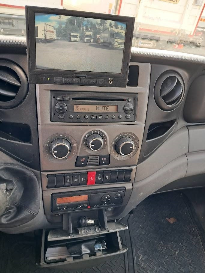 Iveco Daily 70 C17 Doppel 3.0 - Camion plateau: photos 3 Iveco Daily 70 C17 Doppel 3.0 - Camion plateau: photos 3