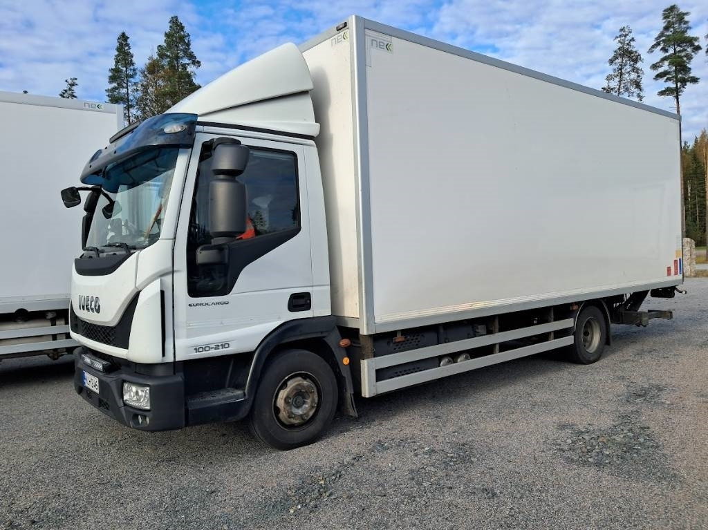 Iveco Eurocargo 100 E21 - Camion fourgon: photos 2 Iveco Eurocargo 100 E21 - Camion fourgon: photos 2