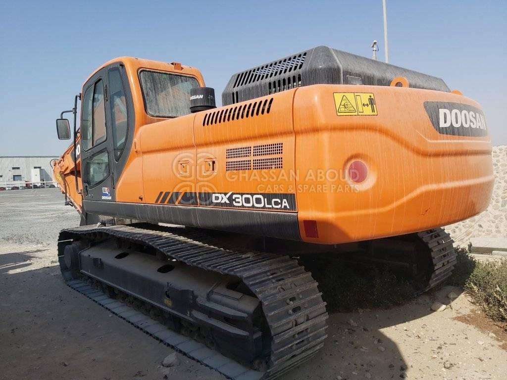 DOOSAN DX300 LCA – CRAWLER EXCAVATOR OPERATING WEIGHT 29.6 TON WITH 1.47 CBM BUCKET (HEAVY DUTY) SHOE 800MM TG MY2022 - Pelle sur chenille: photos 2 DOOSAN DX300 LCA – CRAWLER EXCAVATOR OPERATING WEIGHT 29.6 TON WITH 1.47 CBM BUCKET (HEAVY DUTY) SHOE 800MM TG MY2022 - Pelle sur chenille: photos 2