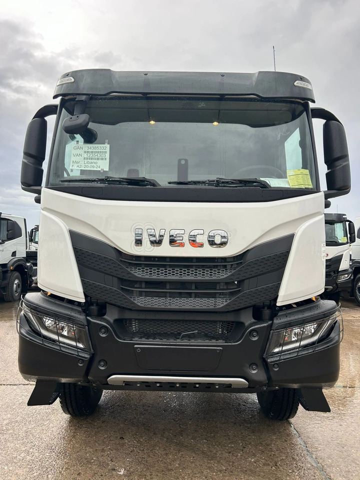 Iveco T-WAY AT380T43H 6x4 R20 Tyres Chassis - Barcelona Stock - Châssis cabine: photos 1 Iveco T-WAY AT380T43H 6x4 R20 Tyres Chassis - Barcelona Stock - Châssis cabine: photos 1