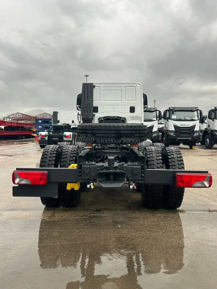 Iveco T-WAY AT380T43H 6x4 R20 Tyres Chassis - Barcelona Stock - Châssis cabine: photos 4 Iveco T-WAY AT380T43H 6x4 R20 Tyres Chassis - Barcelona Stock - Châssis cabine: photos 4