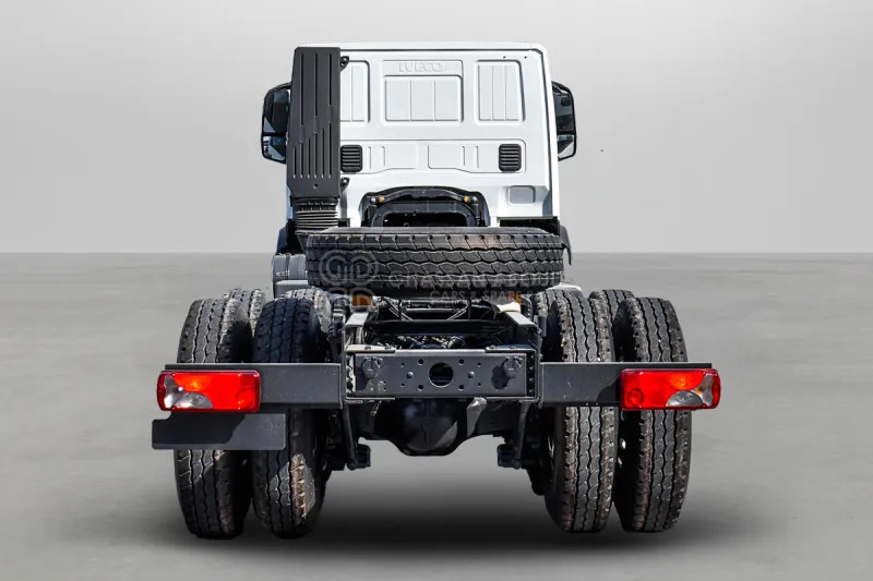 Iveco T-WAY AT380T47H 6x4 R20 Tyres Chassis - Châssis cabine: photos 2 Iveco T-WAY AT380T47H 6x4 R20 Tyres Chassis - Châssis cabine: photos 2