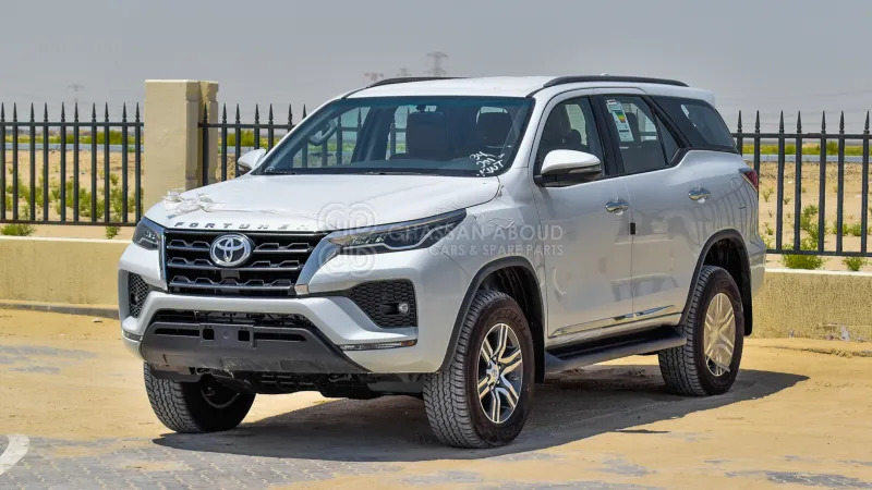 Toyota Fortuner  4x4 - SUV: photos 1 Toyota Fortuner  4x4 - SUV: photos 1