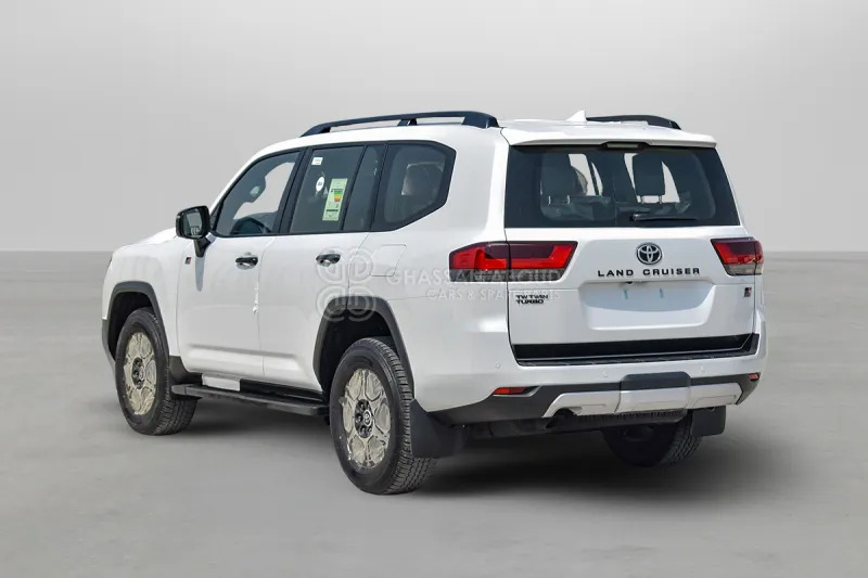 Toyota Land Cruiser 300 - SUV: photos 4 Toyota Land Cruiser 300 - SUV: photos 4