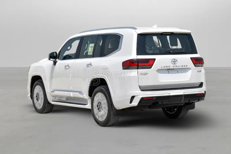 Toyota Land Cruiser 300 - SUV: photos 4 Toyota Land Cruiser 300 - SUV: photos 4