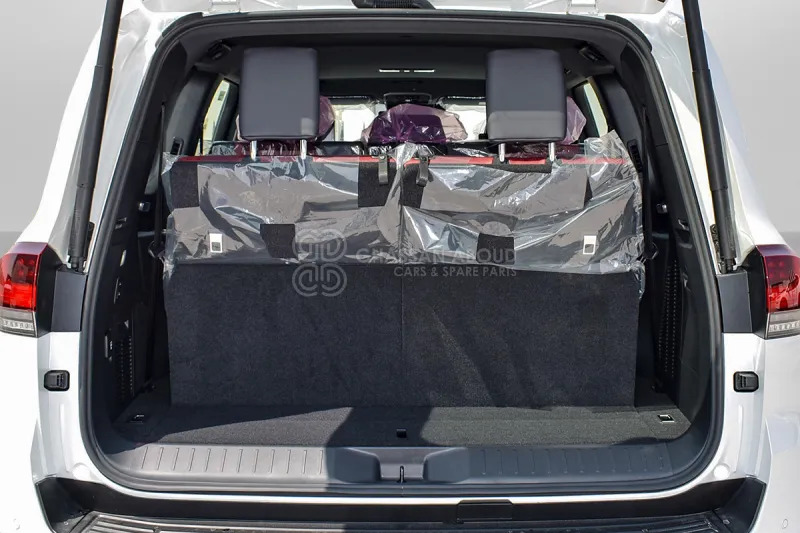 Toyota Land Cruiser 300 - SUV: photos 5 Toyota Land Cruiser 300 - SUV: photos 5