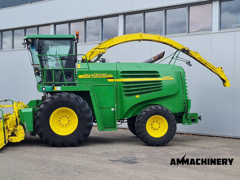 John Deere 7400 forage harvester - Ensileuse: photos 2 John Deere 7400 forage harvester - Ensileuse: photos 2