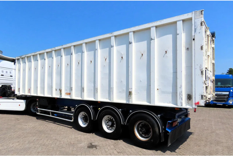 Benalu 55m3 , 5840 kg grain transport - Semi-remorque benne: photos 4 Benalu 55m3 , 5840 kg grain transport - Semi-remorque benne: photos 4