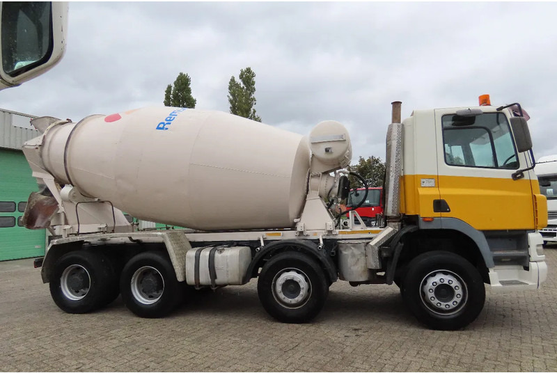 DAF CF 430 8x4, full spring ! Great condition - Camion malaxeur: photos 4 DAF CF 430 8x4, full spring ! Great condition - Camion malaxeur: photos 4