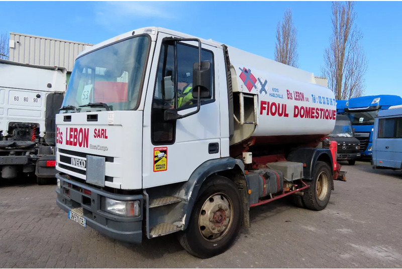 Iveco Eurocargo FUEL (DIESEL/PETROL) 8000 LITERS, COMP: 3500L,1000L, 3500L - Camion citerne, Camion grue: photos 2 Iveco Eurocargo FUEL (DIESEL/PETROL) 8000 LITERS, COMP: 3500L,1000L, 3500L - Camion citerne, Camion grue: photos 2