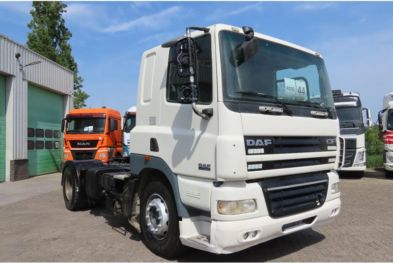 DAF CF 85.410 Manual, Retarder, PTO/Hydraulic, Very clean truck! - Tracteur routier: photos 1 DAF CF 85.410 Manual, Retarder, PTO/Hydraulic, Very clean truck! - Tracteur routier: photos 1