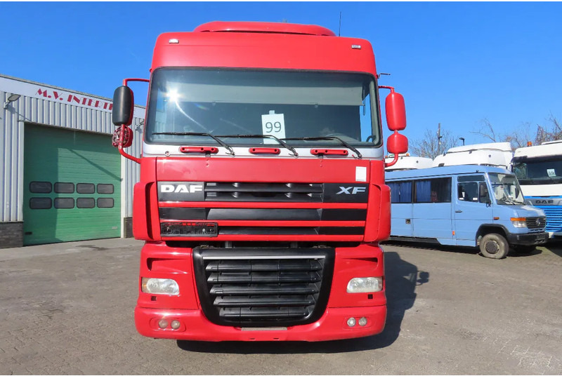 DAF XF 105.460 2 beds, 2 tanks - Tracteur routier: photos 3 DAF XF 105.460 2 beds, 2 tanks - Tracteur routier: photos 3