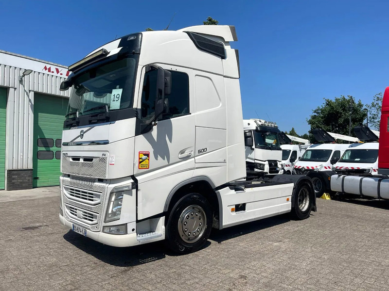Volvo FH 500 vin: YV2RT40A3JB850702 RETARDER, 2X FUEL TANK, PARKING AIRCO, FRIGO - Tracteur routier: photos 1 Volvo FH 500 vin: YV2RT40A3JB850702 RETARDER, 2X FUEL TANK, PARKING AIRCO, FRIGO - Tracteur routier: photos 1
