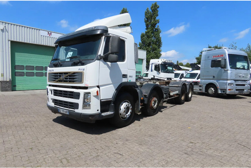 Volvo FM 380 8x4 FULL SPRING. 100% condition! - Châssis cabine: photos 1 Volvo FM 380 8x4 FULL SPRING. 100% condition! - Châssis cabine: photos 1