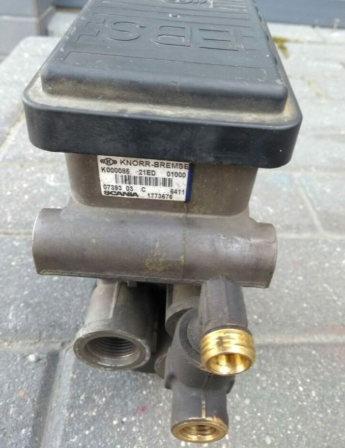 Knorr-Bremse SCANIA Scania - Valve de frein pour Camion: photos 3 Knorr-Bremse SCANIA Scania - Valve de frein pour Camion: photos 3