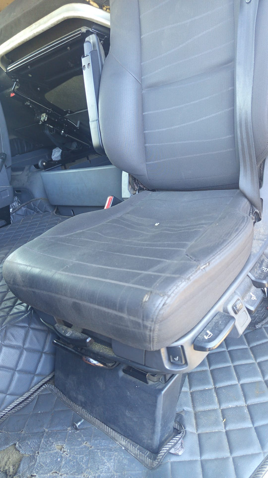 SCANIA STREAMLINE, NEXT GENERATION - Siège: photos 2 SCANIA STREAMLINE, NEXT GENERATION - Siège: photos 2