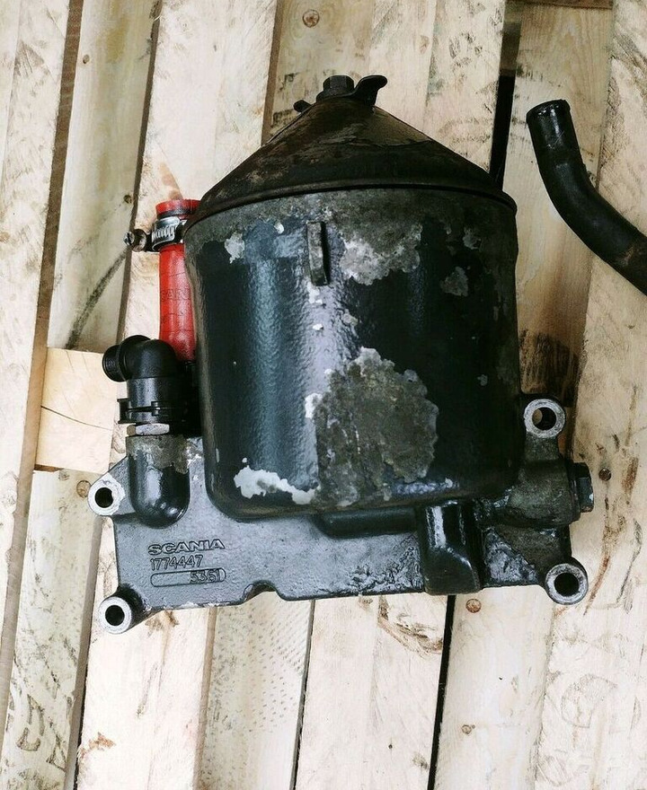 Scania OIL CENTRIFUGAL CLEANER, OIL SPINNER ASSEMBLY 1774447 2304242 - Filtre à huile pour Camion: photos 1 Scania OIL CENTRIFUGAL CLEANER, OIL SPINNER ASSEMBLY 1774447 2304242 - Filtre à huile pour Camion: photos 1