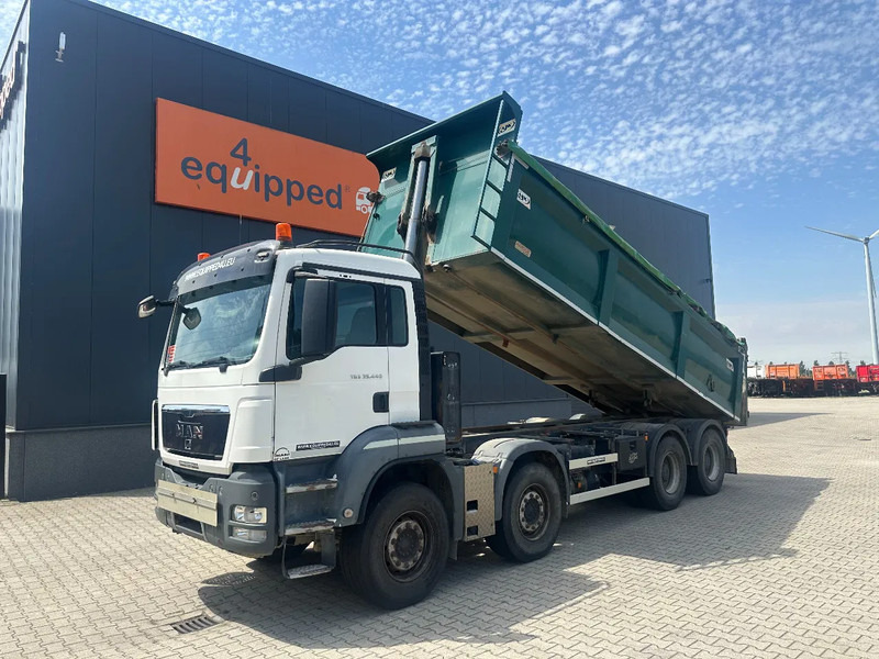 MAN TGS 35.440 AJK HARDOX KIPPER (16.5m3), 8x4, MANUAL, EURO-5, TWIN-STEER, BIG AXLES - Camion benne: photos 1 MAN TGS 35.440 AJK HARDOX KIPPER (16.5m3), 8x4, MANUAL, EURO-5, TWIN-STEER, BIG AXLES - Camion benne: photos 1