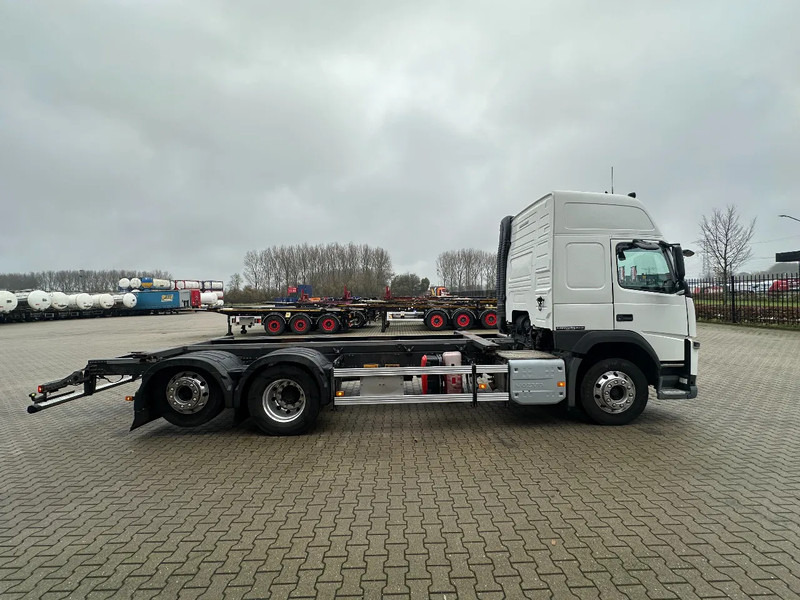 Volvo FM 380 Globetrotter 6x2, ADR (FL, AT, OX), LIFT/STEER, 636.183km - Châssis cabine: photos 4 Volvo FM 380 Globetrotter 6x2, ADR (FL, AT, OX), LIFT/STEER, 636.183km - Châssis cabine: photos 4