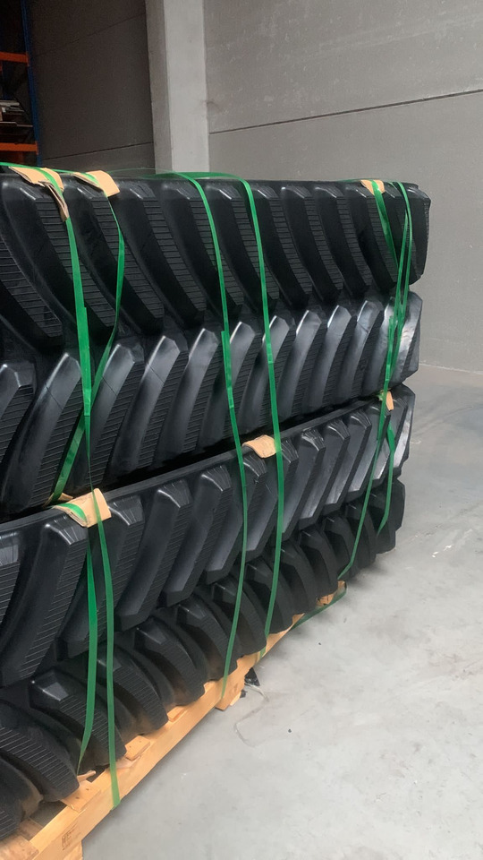 Rubber track for Challenger MT800 and FENDT MT1100 30" and 36" - Chenille pour Machine agricole: photos 3 Rubber track for Challenger MT800 and FENDT MT1100 30" and 36" - Chenille pour Machine agricole: photos 3