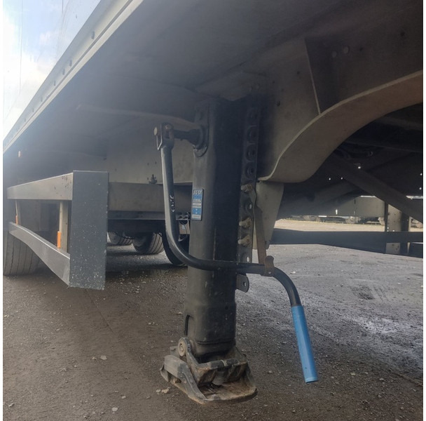 Schmitz Cargobull SKI 24 - Semi-remorque fourgon: photos 5 Schmitz Cargobull SKI 24 - Semi-remorque fourgon: photos 5