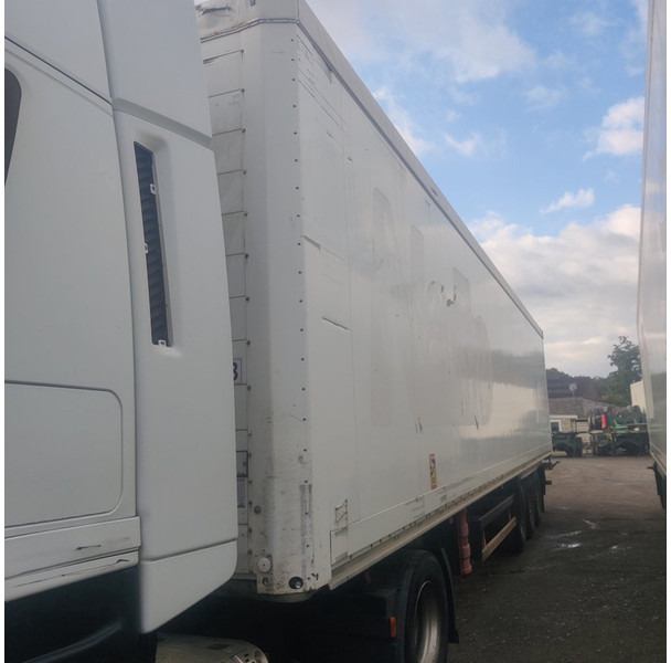 Schmitz Cargobull SKI 24 - Semi-remorque fourgon: photos 4 Schmitz Cargobull SKI 24 - Semi-remorque fourgon: photos 4