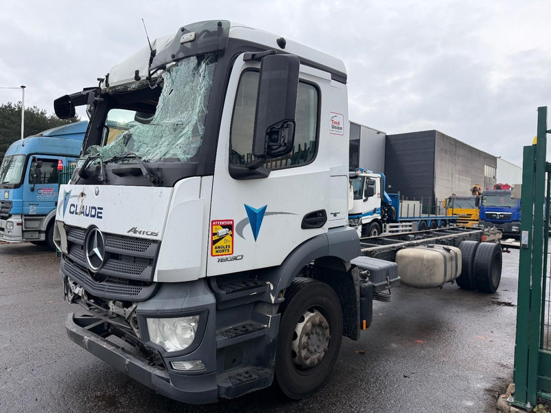 Mercedes-Benz ANTOS 1830 - 4x2 (8m90) CHASSIS CABINE - 19T - A/C - TAILLIFT - *440.000km* - EURO 6 - ENGINE + GEARBOX + CHASSIS = OK - Châssis cabine: photos 3 Mercedes-Benz ANTOS 1830 - 4x2 (8m90) CHASSIS CABINE - 19T - A/C - TAILLIFT - *440.000km* - EURO 6 - ENGINE + GEARBOX + CHASSIS = OK - Châssis cabine: photos 3