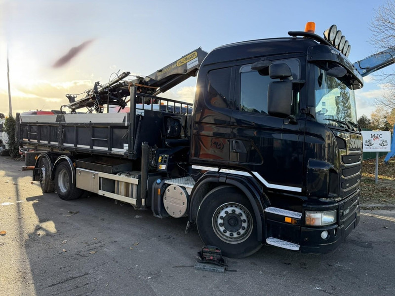Scania G420 6x2 TIPPER + CRANE PALFINGER PK22002 C (4x) + GRABBER - LIFT + STEERING AXLE - DAMAGED CRANE - Camion benne, Camion grue: photos 1 Scania G420 6x2 TIPPER + CRANE PALFINGER PK22002 C (4x) + GRABBER - LIFT + STEERING AXLE - DAMAGED CRANE - Camion benne, Camion grue: photos 1