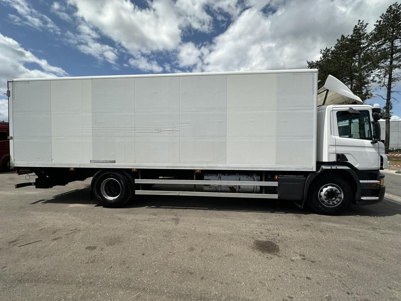 Scania P320 RETARDER - CLOSED BOX 8m25 x 2m47 x 2m30 - TAILLIFT 2000kg - EURO 6 - GOOD CONDITION - Camion fourgon: photos 4 Scania P320 RETARDER - CLOSED BOX 8m25 x 2m47 x 2m30 - TAILLIFT 2000kg - EURO 6 - GOOD CONDITION - Camion fourgon: photos 4