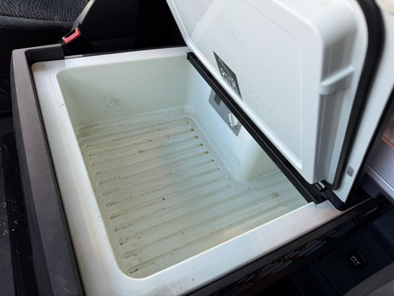 Tracteur routier Mercedes-Benz Actros 1845 - 13L ENGINE - STREAMSPACE - FRIGO - SPOILERS - *874.000km* - GOOD CONDITION: photos 12 Tracteur routier Mercedes-Benz Actros 1845 - 13L ENGINE - STREAMSPACE - FRIGO - SPOILERS - *874.000km* - GOOD CONDITION: photos 12