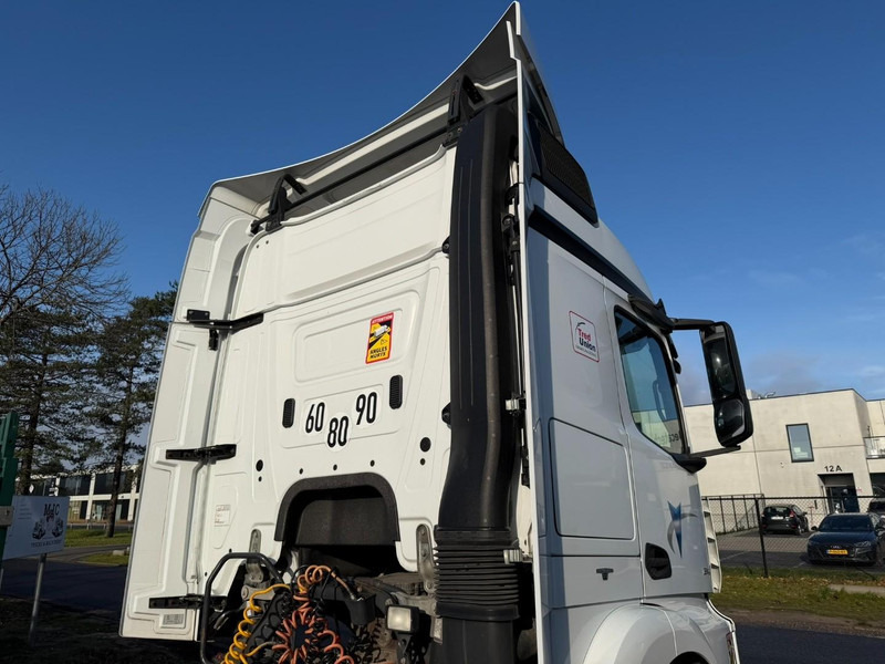 Tracteur routier Mercedes-Benz Actros 1845 - 13L ENGINE - STREAMSPACE - FRIGO - SPOILERS - *874.000km* - GOOD CONDITION: photos 6 Tracteur routier Mercedes-Benz Actros 1845 - 13L ENGINE - STREAMSPACE - FRIGO - SPOILERS - *874.000km* - GOOD CONDITION: photos 6