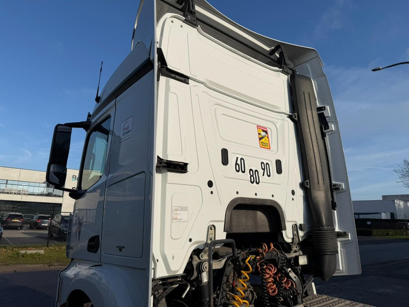 Tracteur routier Mercedes-Benz Actros 1845 - 13L ENGINE - STREAMSPACE - FRIGO - SPOILERS - *874.000km* - GOOD CONDITION: photos 7 Tracteur routier Mercedes-Benz Actros 1845 - 13L ENGINE - STREAMSPACE - FRIGO - SPOILERS - *874.000km* - GOOD CONDITION: photos 7