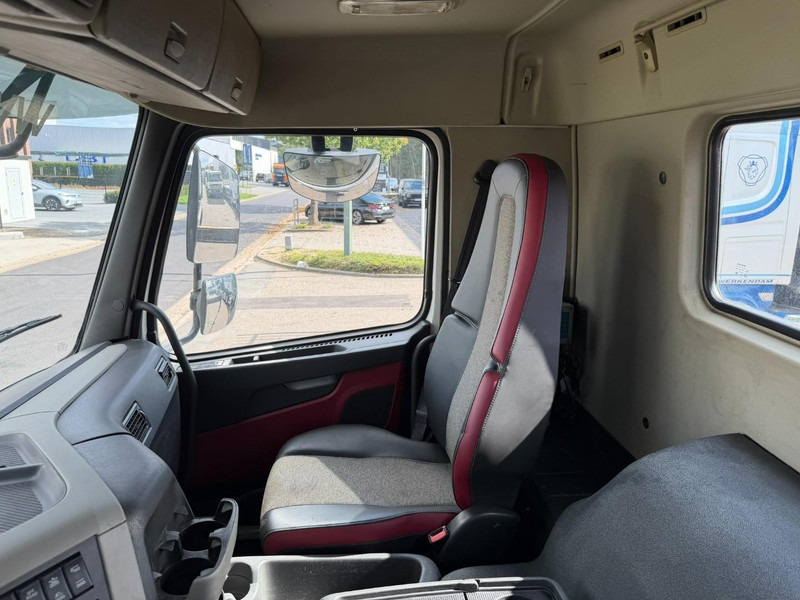 Camion ampliroll, Camion grue Volvo FM 420 8x2 HOOKLIFT + CRANE PALFINGER PK19.001 SLD B - *294.000km* - EURO 6 - LIFT + STEERING AXLE - I SHIFT - BE TRUCK: photos 11 Camion ampliroll, Camion grue Volvo FM 420 8x2 HOOKLIFT + CRANE PALFINGER PK19.001 SLD B - *294.000km* - EURO 6 - LIFT + STEERING AXLE - I SHIFT - BE TRUCK: photos 11