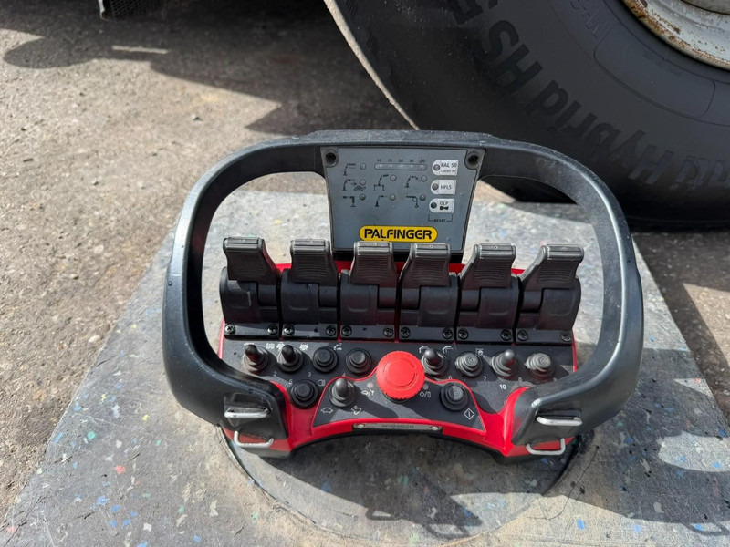 Camion ampliroll, Camion grue Volvo FM 420 8x2 HOOKLIFT + CRANE PALFINGER PK19.001 SLD B - *294.000km* - EURO 6 - LIFT + STEERING AXLE - I SHIFT - BE TRUCK: photos 14 Camion ampliroll, Camion grue Volvo FM 420 8x2 HOOKLIFT + CRANE PALFINGER PK19.001 SLD B - *294.000km* - EURO 6 - LIFT + STEERING AXLE - I SHIFT - BE TRUCK: photos 14