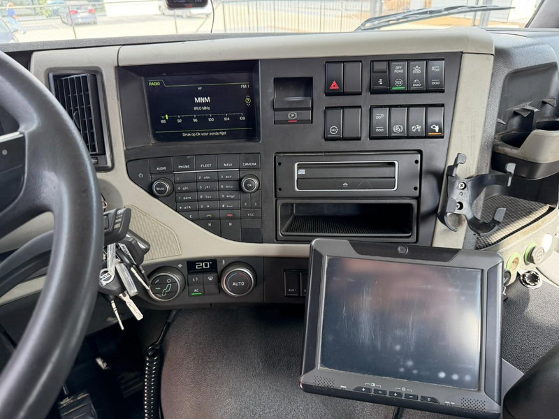 Camion ampliroll, Camion grue Volvo FM 420 8x2 HOOKLIFT + CRANE PALFINGER PK19.001 SLD B - *294.000km* - EURO 6 - LIFT + STEERING AXLE - I SHIFT - BE TRUCK: photos 10 Camion ampliroll, Camion grue Volvo FM 420 8x2 HOOKLIFT + CRANE PALFINGER PK19.001 SLD B - *294.000km* - EURO 6 - LIFT + STEERING AXLE - I SHIFT - BE TRUCK: photos 10